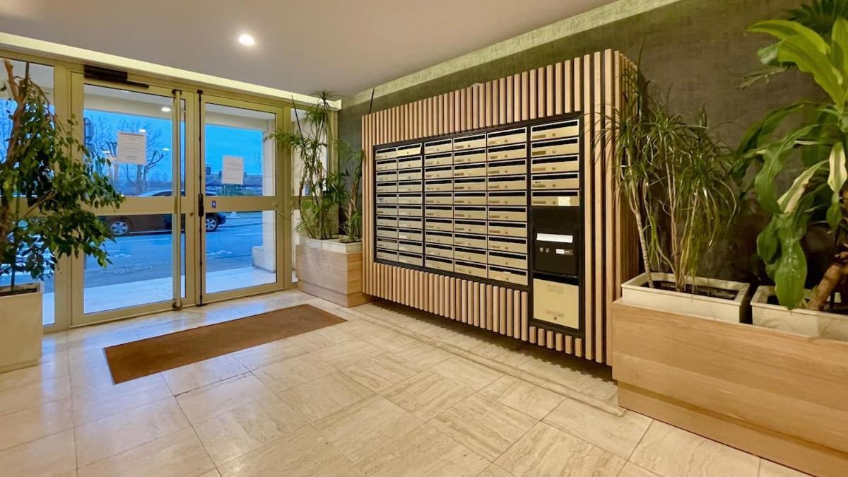 Close To Deauville, Seaview, Parking